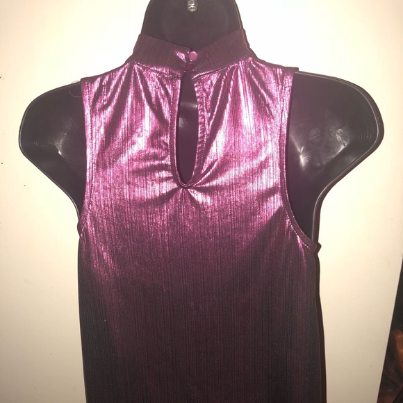 ⭐️💙Pink Metallic Top - Picture 2 of 2